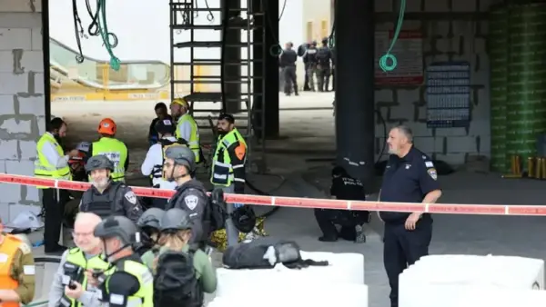 ইরানি ক্ষেপণাস্ত্রের আঘাতে কাঁপছে ইসরায়েল: ২ চীনা শ্রমিক নিহত, আহত বহু