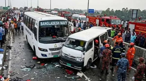 বাগেরহাটে বর-কনেসহ নিহত ১৪: বিয়ের আনন্দ এখন শ্মশানের নীরবতা
