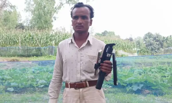 আমি সাংবাদিক না, পরিবারের দুঃখ ভুলতে ভিডিও করি, এক লড়াকু নির্মাণ শ্রমিকের গল্প