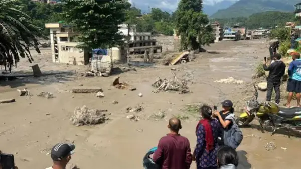নেপালে হিমবাহ ধসে ভয়াবহ বন্যা, নিহত বেড়ে ৩৫৯, নিখোঁজ শতাধিক বিদেশি পর্যটক