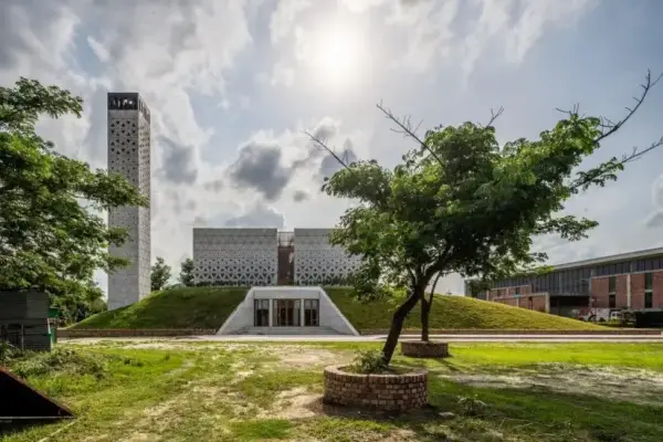 মেঘনার তীরে প্রশান্তির ঠিকানা, সোনারগাঁয়ের দৃষ্টিনন্দন আমান মসজিদ