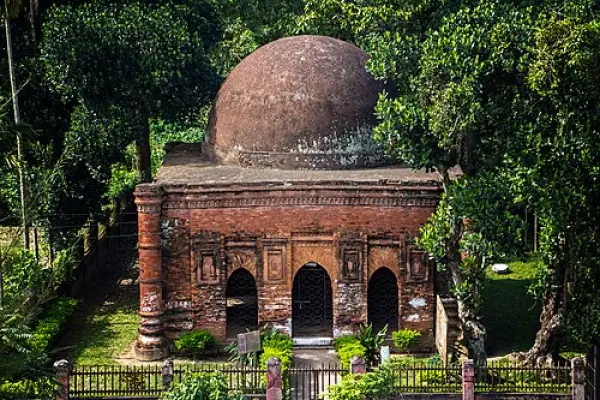 পাঁচশ বছরের সাক্ষী, সোনারগাঁয়ের গোয়ালদী মসজিদ