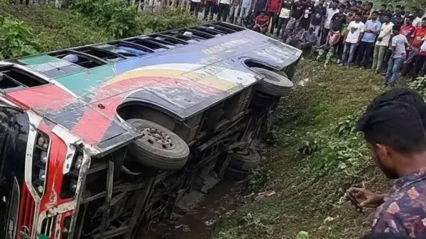 জামালপুর-ময়মনসিংহ মহাসড়কে বাস দুর্ঘটনায় নিহত ৪, আহত অন্তত ২০