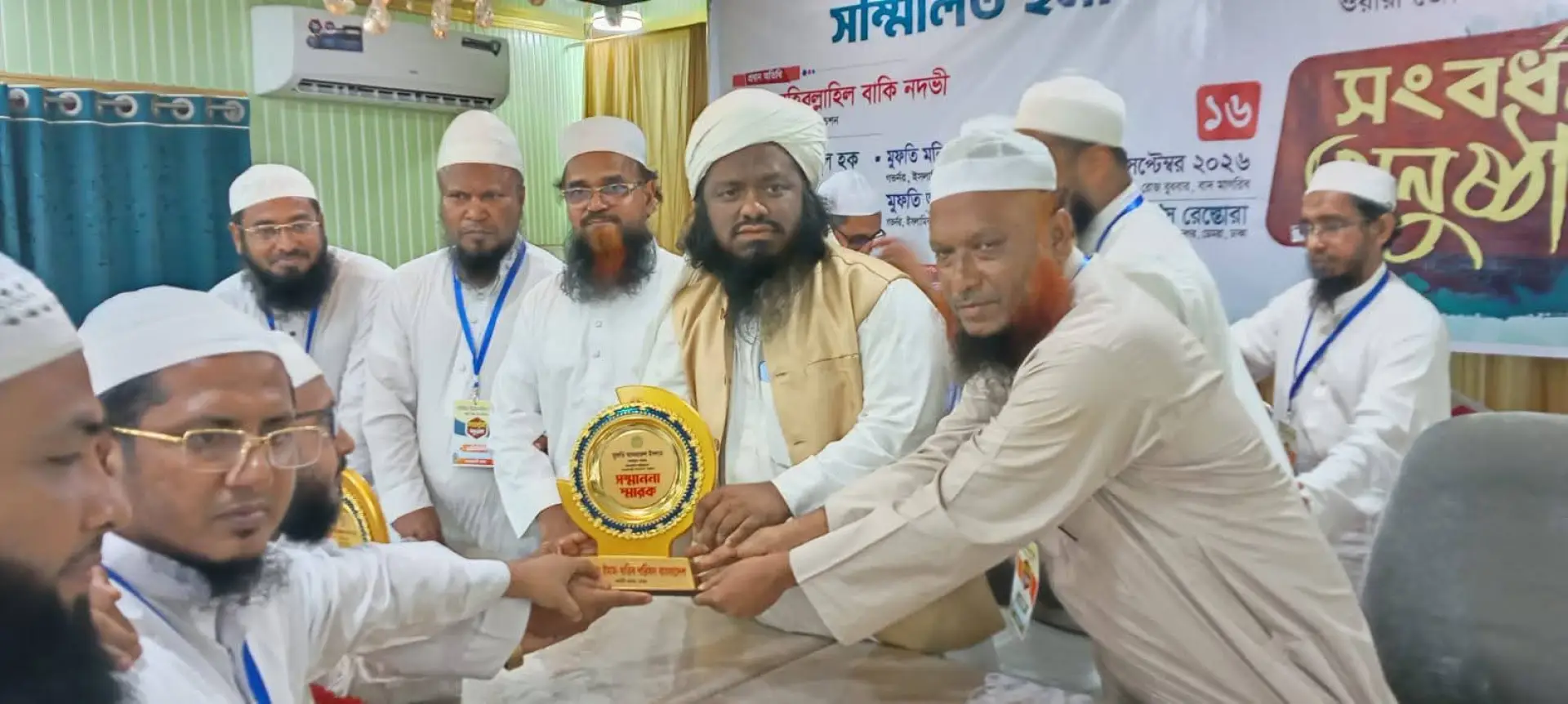 ইফা মহাপরিচালক ও পাঁচ নবনিযুক্ত গভর্নরকে ইমাম খতিব পরিষদের সংবর্ধনা